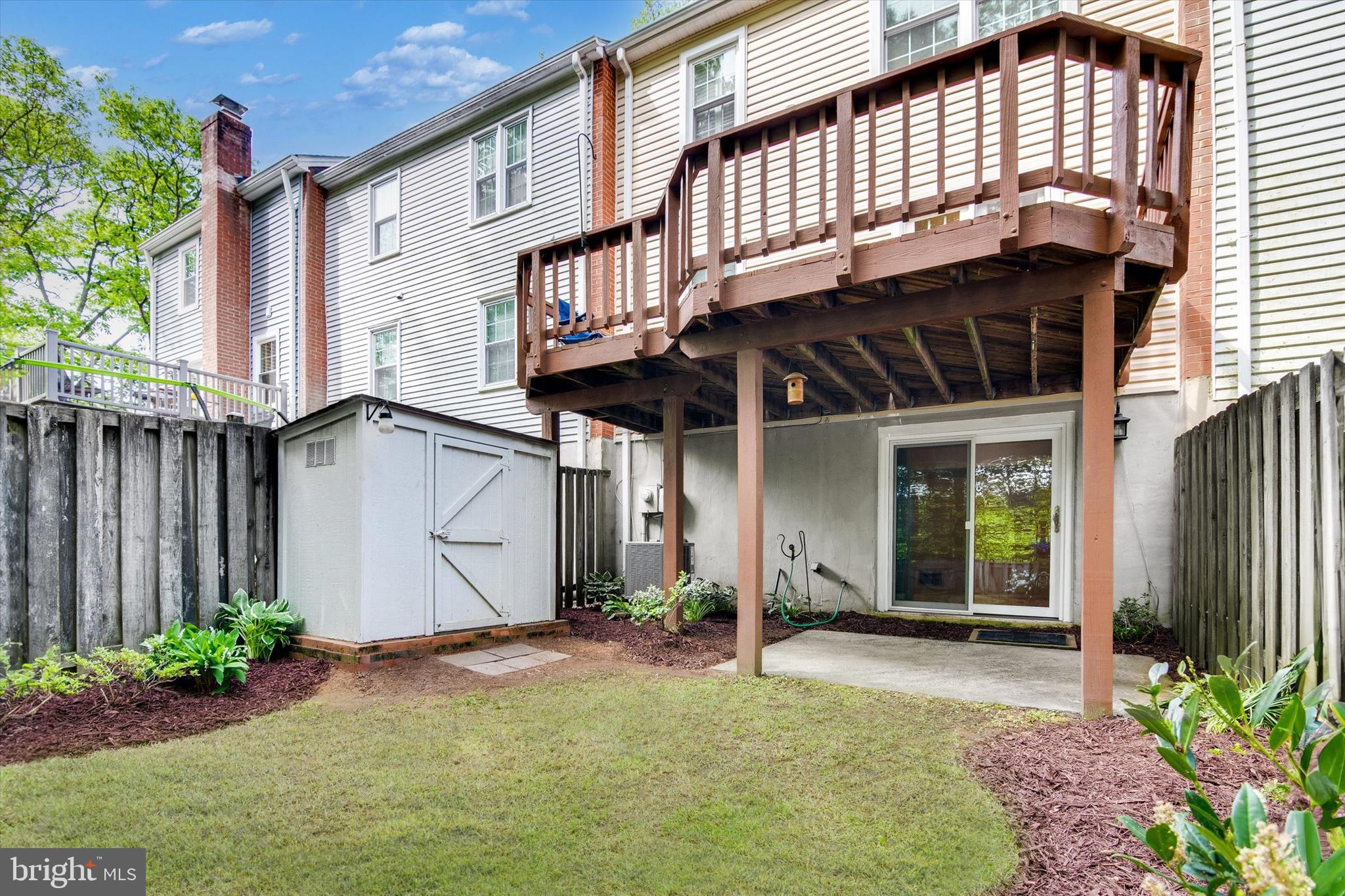 5262 Lonsdale Drive Springfield, VA 22151 - Photo 9 of 44 Perfect, fenced lot (2)