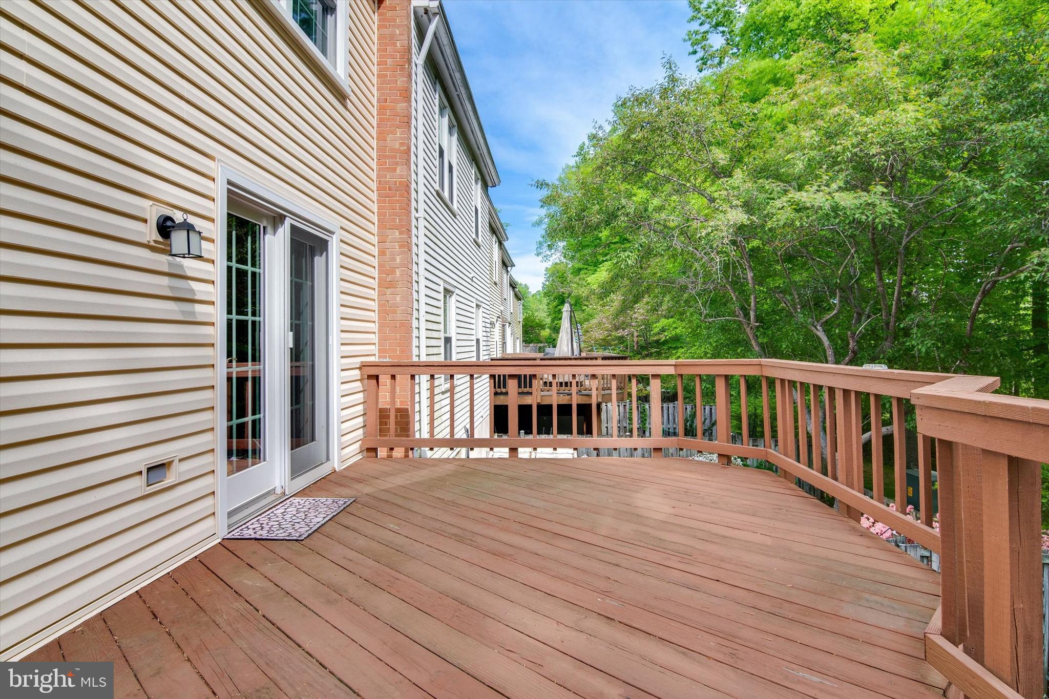 5262 Lonsdale Drive Springfield, VA 22151 - Photo 10 of 44 Spacious deck