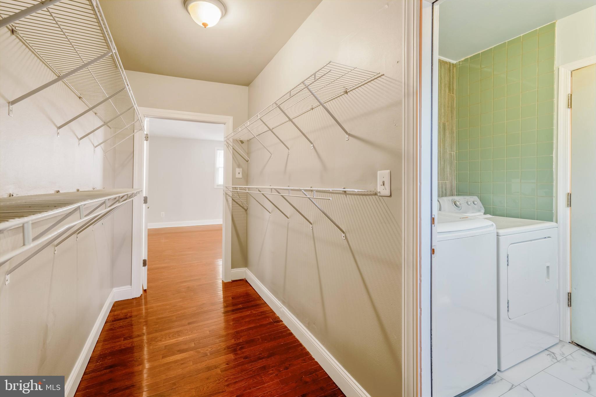 104 Ridge Avenue Baltimore, MD 21227 - Photo 12 of 49 Massive Walk-in closet