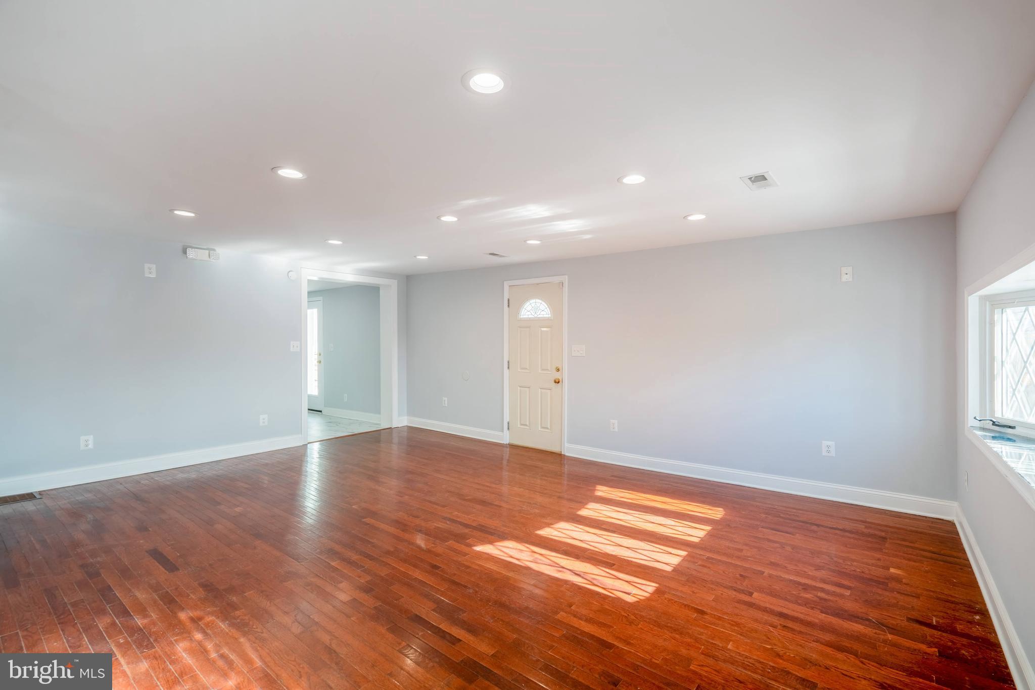 104 Ridge Avenue Baltimore, MD 21227 - Photo 14 of 49