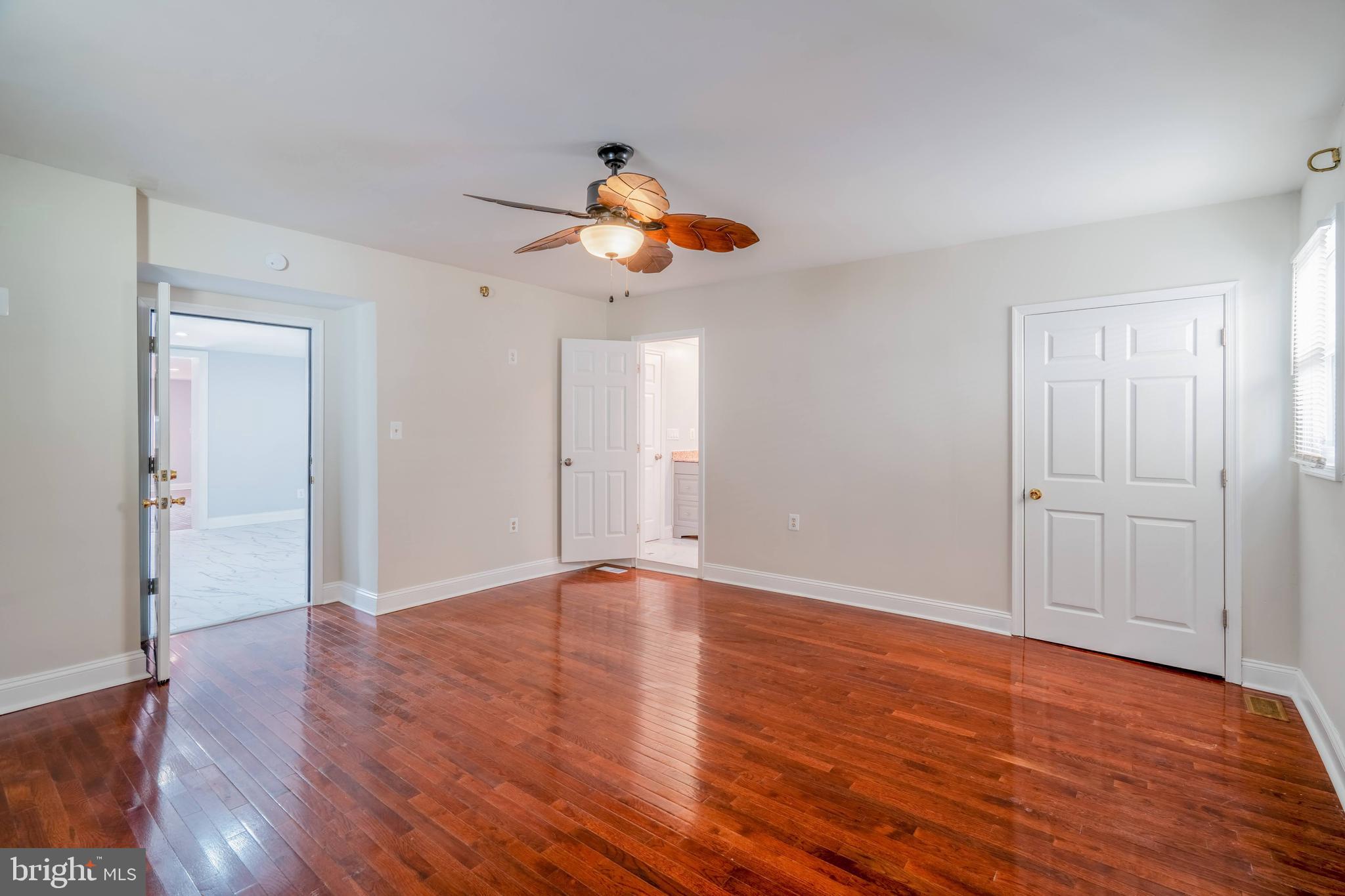 104 Ridge Avenue Baltimore, MD 21227 - Photo 10 of 49 New Hardwood Floors