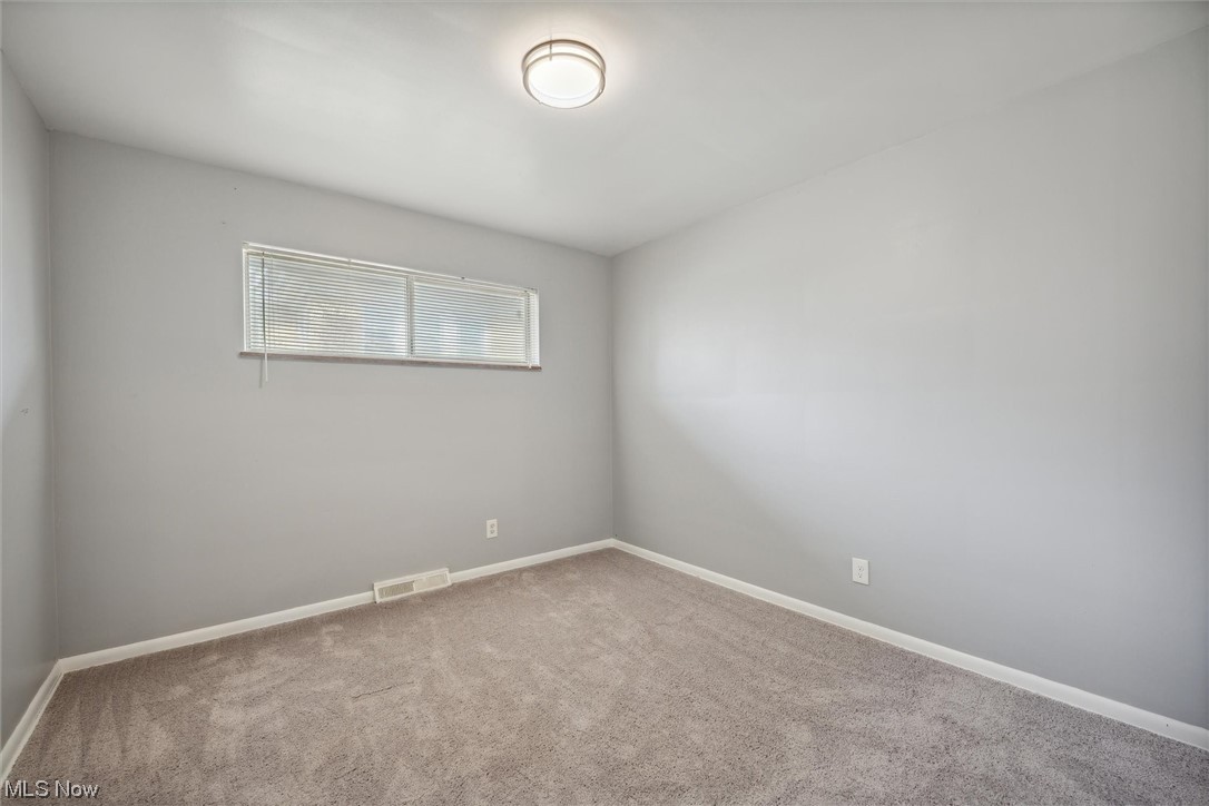 2123 Lorimer Road Cleveland, OH 44134 - Photo 12 of 23