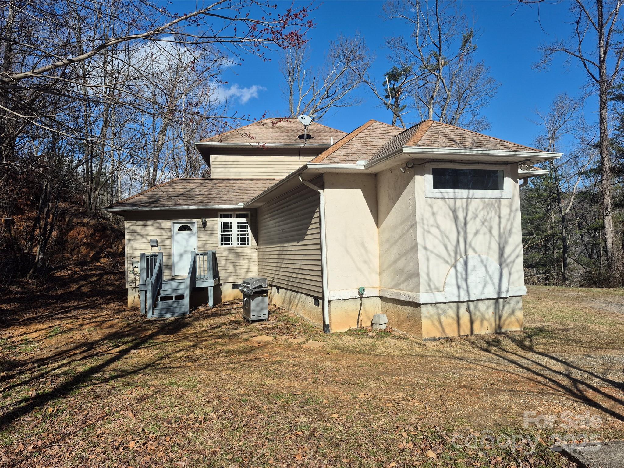 318 Vance Gap Road Asheville, NC 28804 - Photo 2 of 21