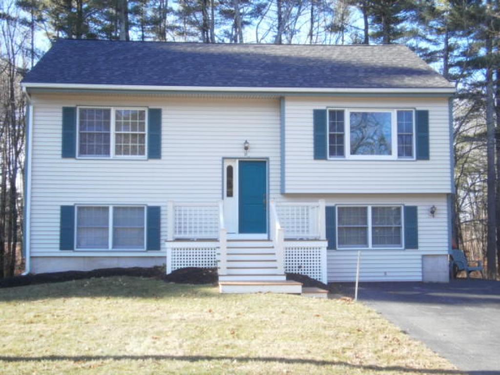 17 Cinnamon Ridge Road Somersworth, NH 03878 - Photo 2 of 26