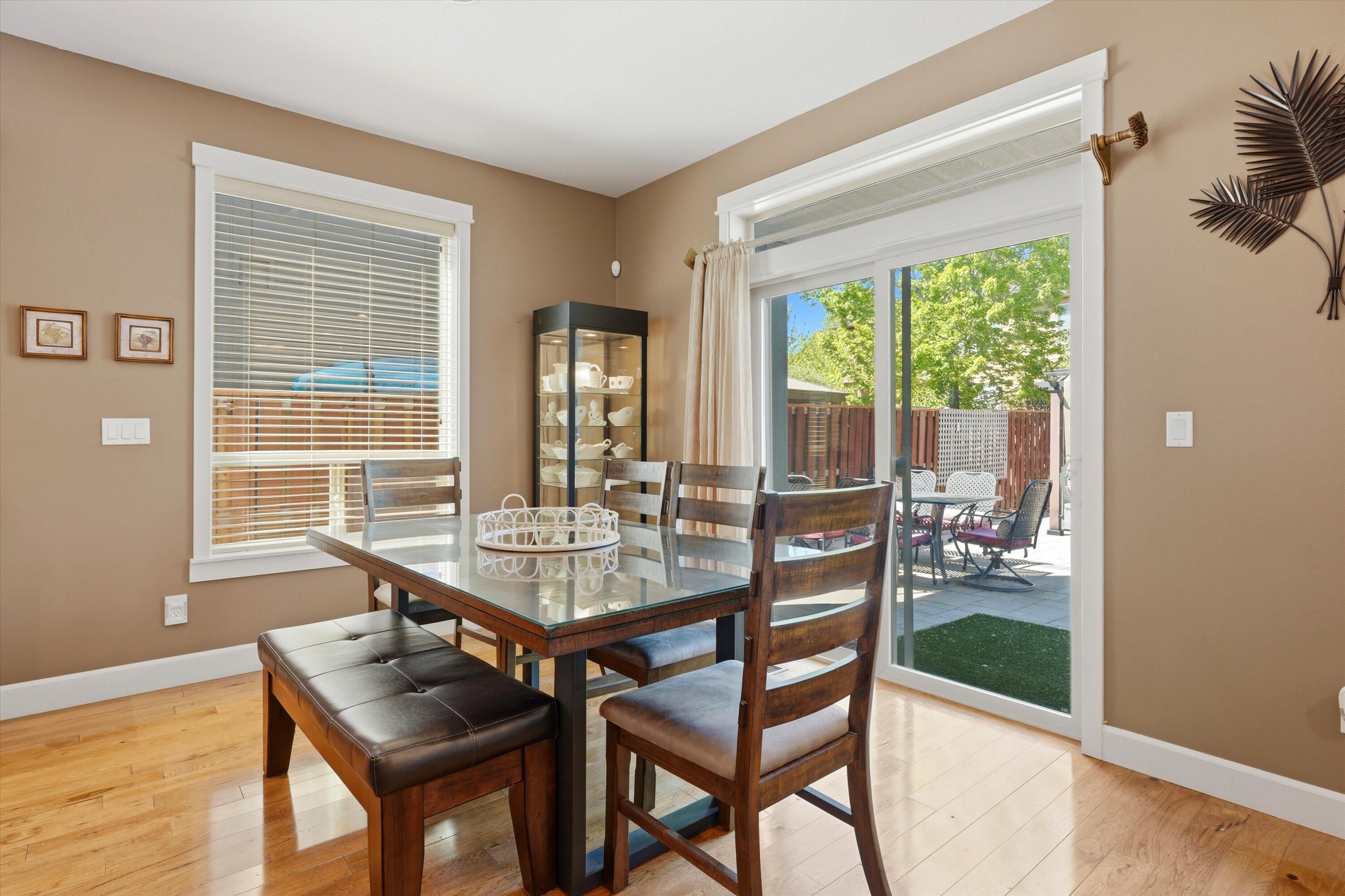 61235 Splendor Lane Bend, OR 97702 - Photo 28 of 52 Dining room connecting the indoor and outdoor dining area's