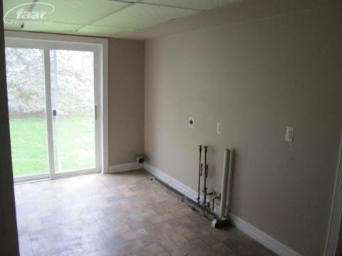 6317 Morrish Road Swartz Creek, MI 48473 - Photo 13 of 23 20204816-12.JPG