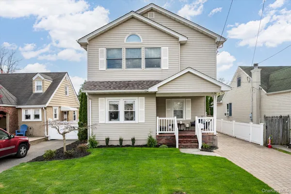 $939,000 | 38 Orchard Street, Merrick, NY 11566