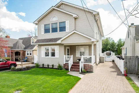 $939,000 | 38 Orchard Street, Merrick, NY 11566