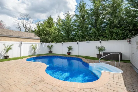 $939,000 | 38 Orchard Street, Merrick, NY 11566