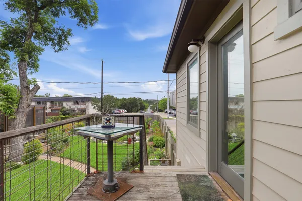 $1,100 | 101 West 33rd Street, Unit B, Austin, TX 78705