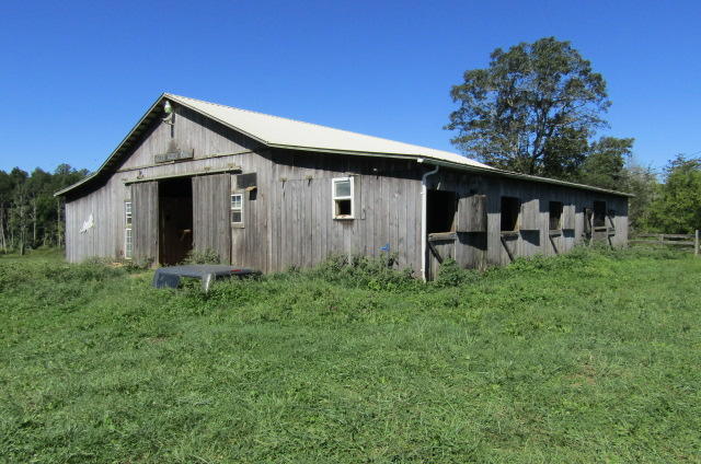 3579 Brewer Road Crossville, TN 38572 - Photo 4 of 40 Equestrian Stables