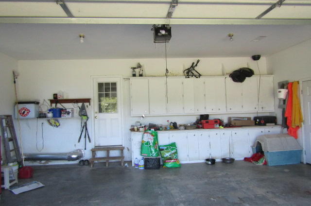 3579 Brewer Road Crossville, TN 38572 - Photo 34 of 40 2 Car Garage