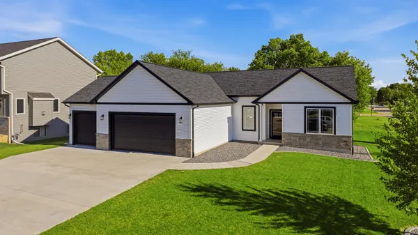 $414,900 | 1291 Carolyn Boulevard, Mayville, WI 53050