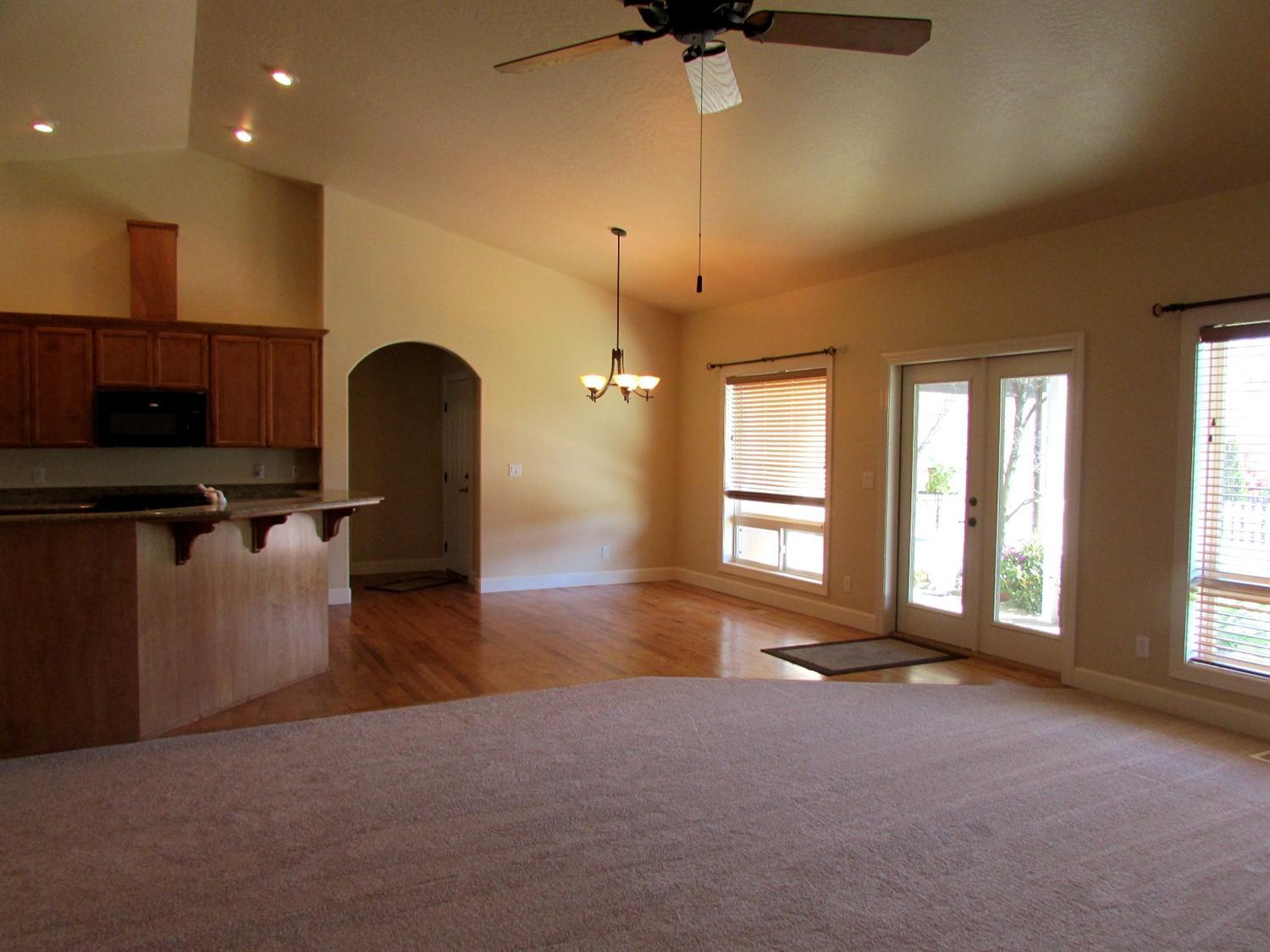 926 Buck Point Street Central Point, OR 97502 - Photo 9 of 19 Additional Photo
