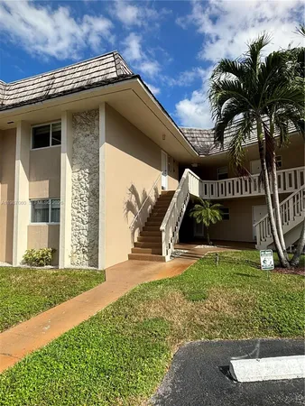 $1,995 | 7470 Miami Lakes Drive, Unit B208, Miami Lakes, FL 33014