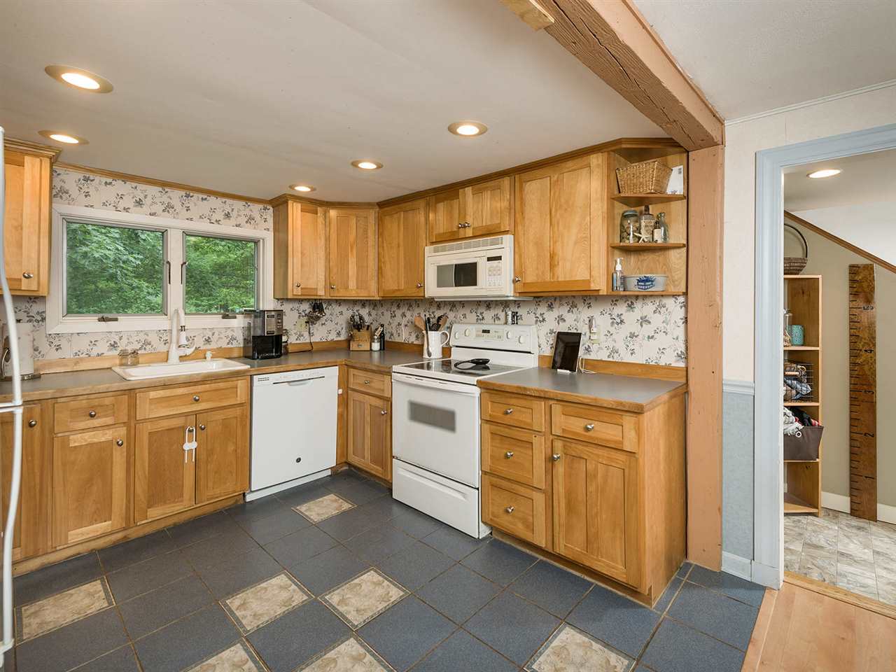 15 Birch Hill Road York, ME 03909 - Photo 7 of 30 Gallery Image 7