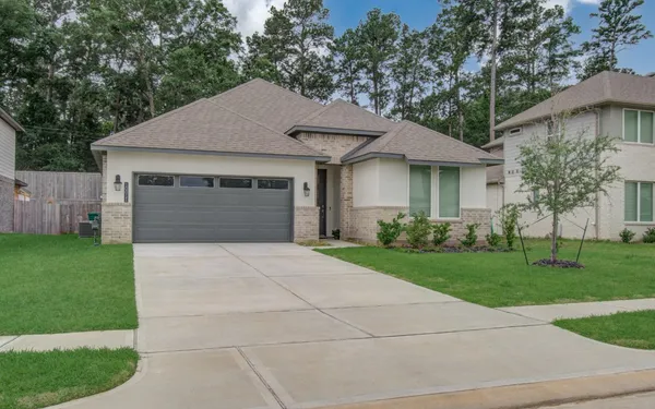 $2,550 | 10011 Angelina Woods Lane, Conroe, TX 77384