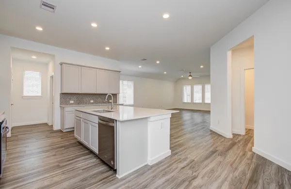 $2,550 | 10011 Angelina Woods Lane, Conroe, TX 77384