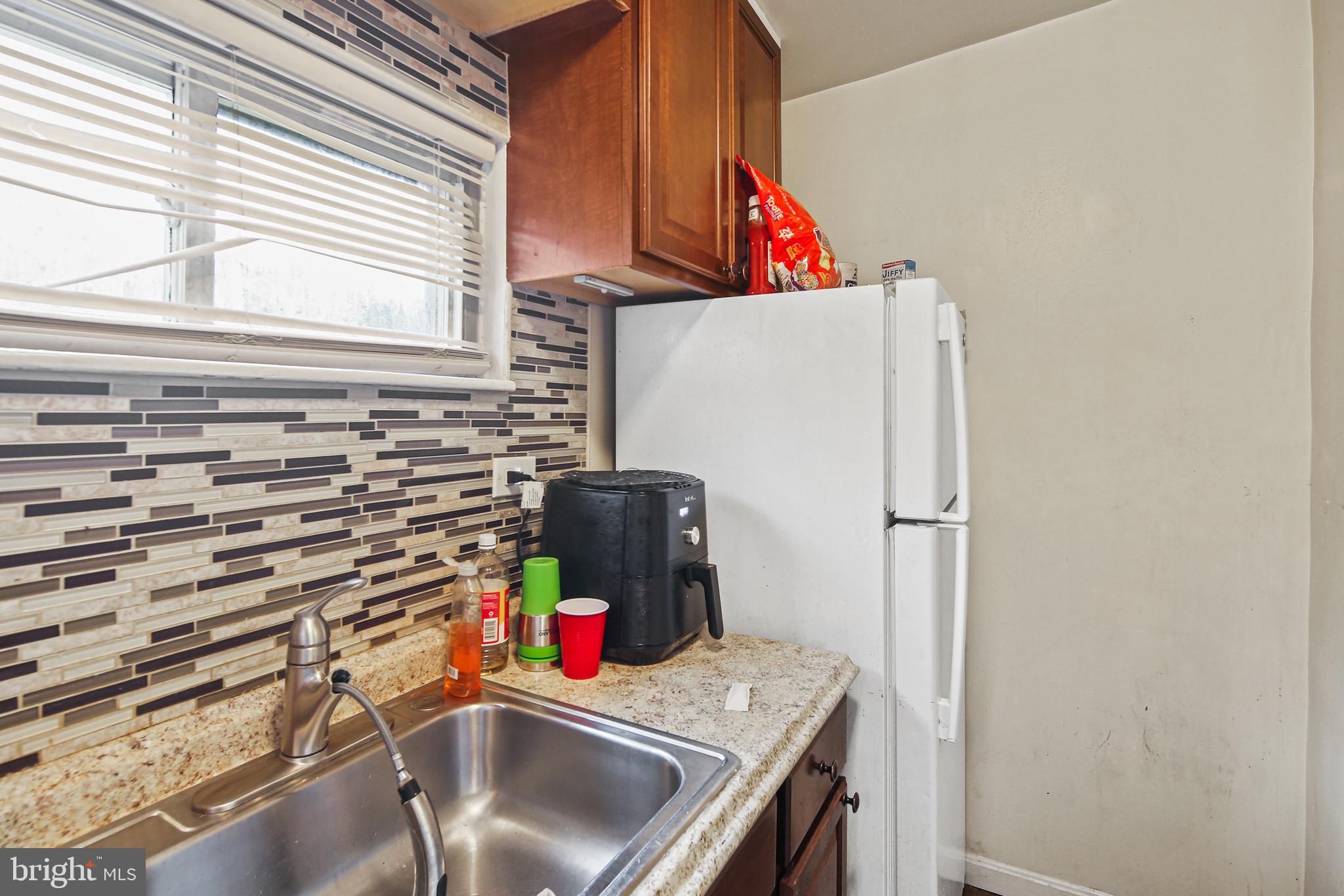 4515 Fairfax Road Baltimore, MD 21216 - Photo 9 of 36