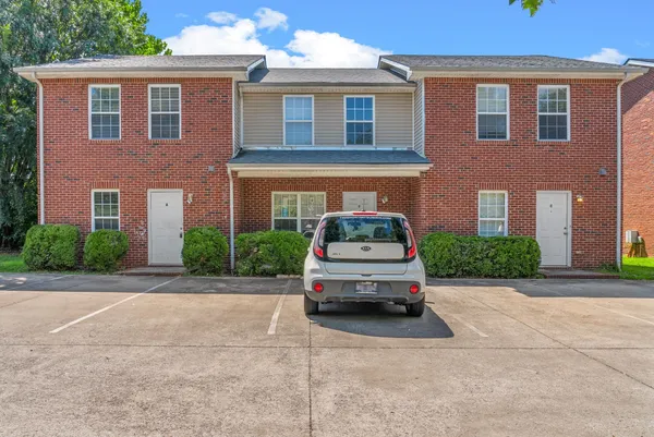 $995 | 295 Raleigh Drive, Unit D, Clarksville, TN 37043