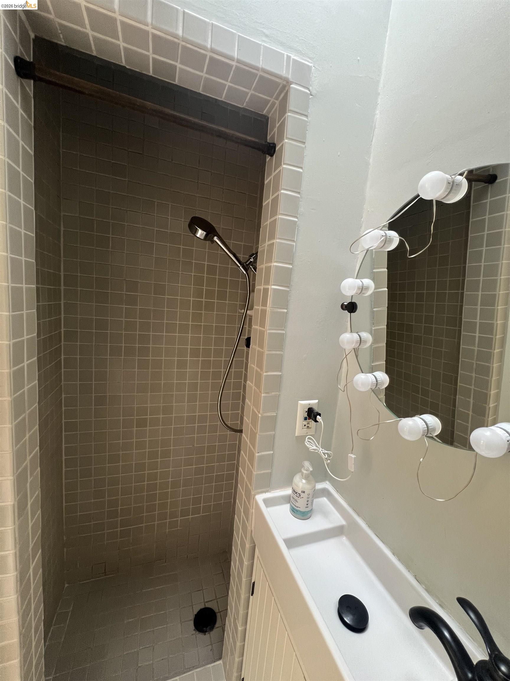 1631 La Vereda Road Berkeley, CA 94709 - Photo 39 of 42 Bathroom