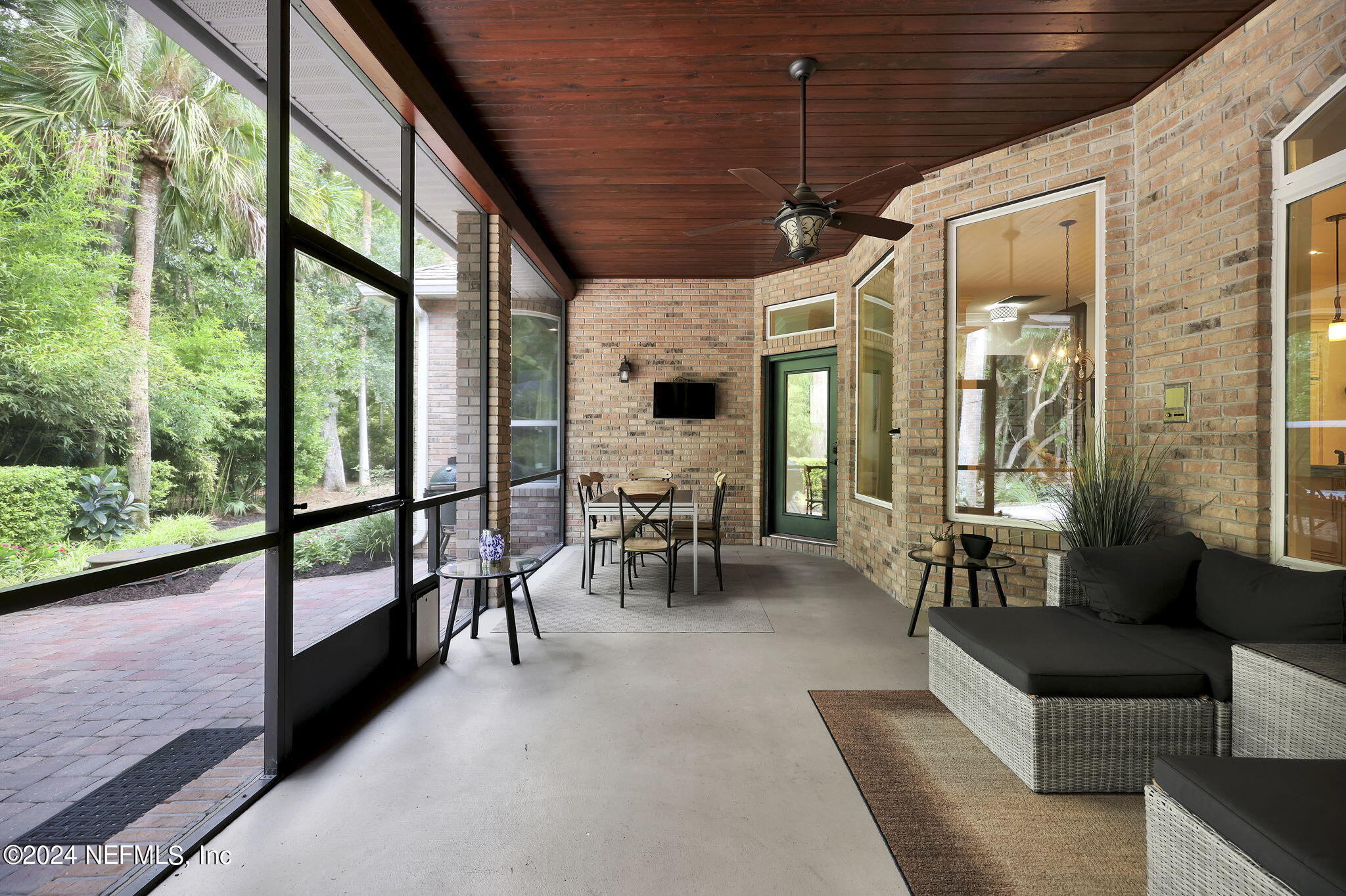 789 Mill Stream Road Ponte Vedra Beach, FL 32082 - Photo 32 of 46 a lobby with furniture and a large window