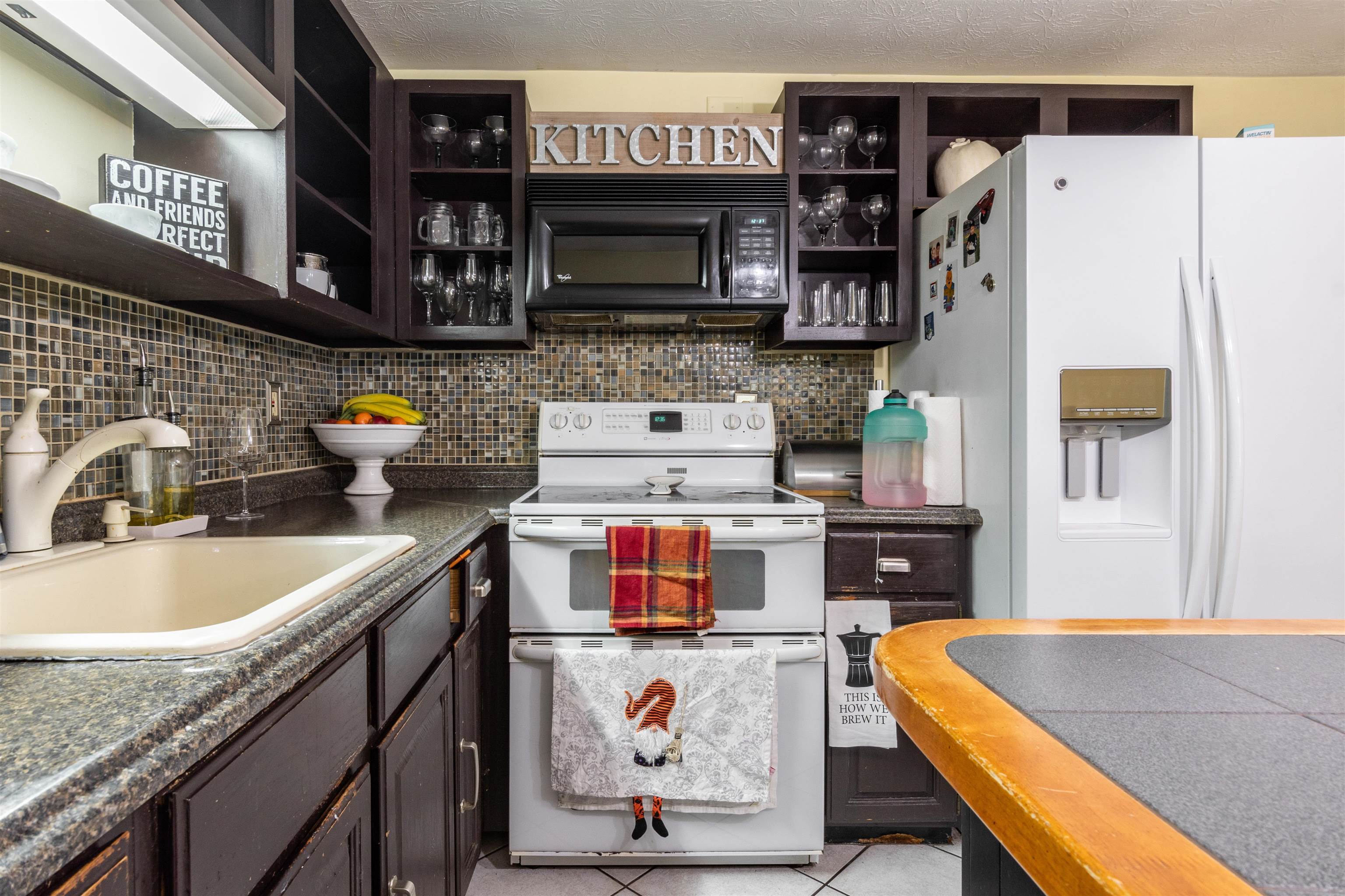 39 River Road, Unit B Hudson, NH 03051 - Photo 11 of 40