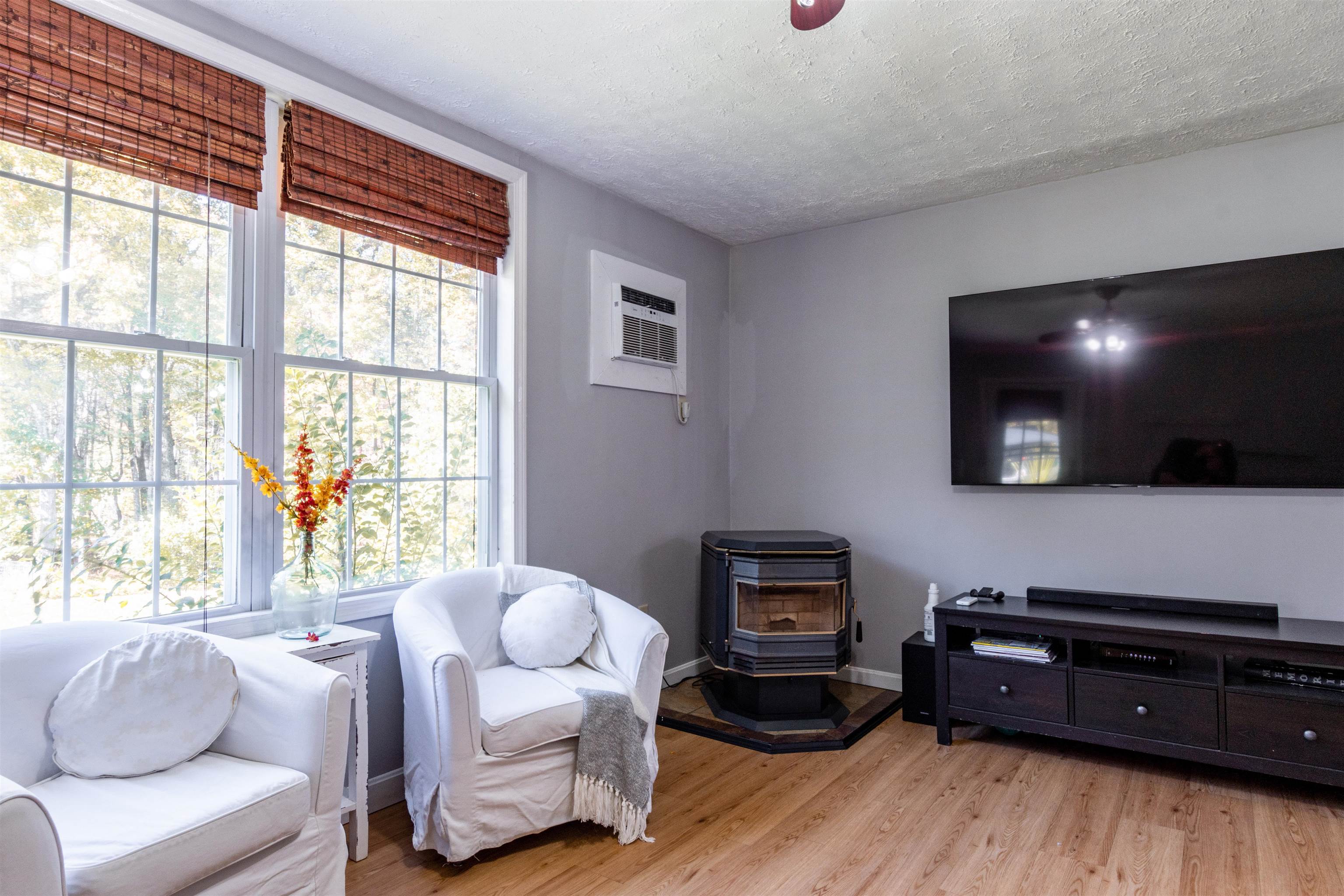 39 River Road, Unit B Hudson, NH 03051 - Photo 15 of 40