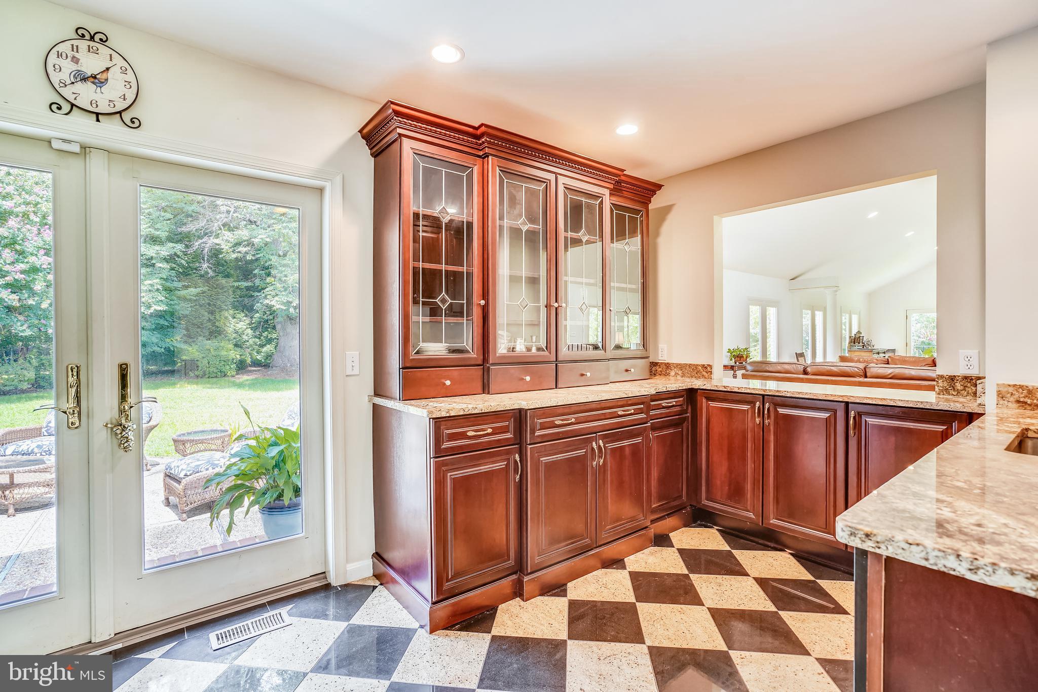 1728 Ruxton Road Towson, MD 21204 - Photo 12 of 61