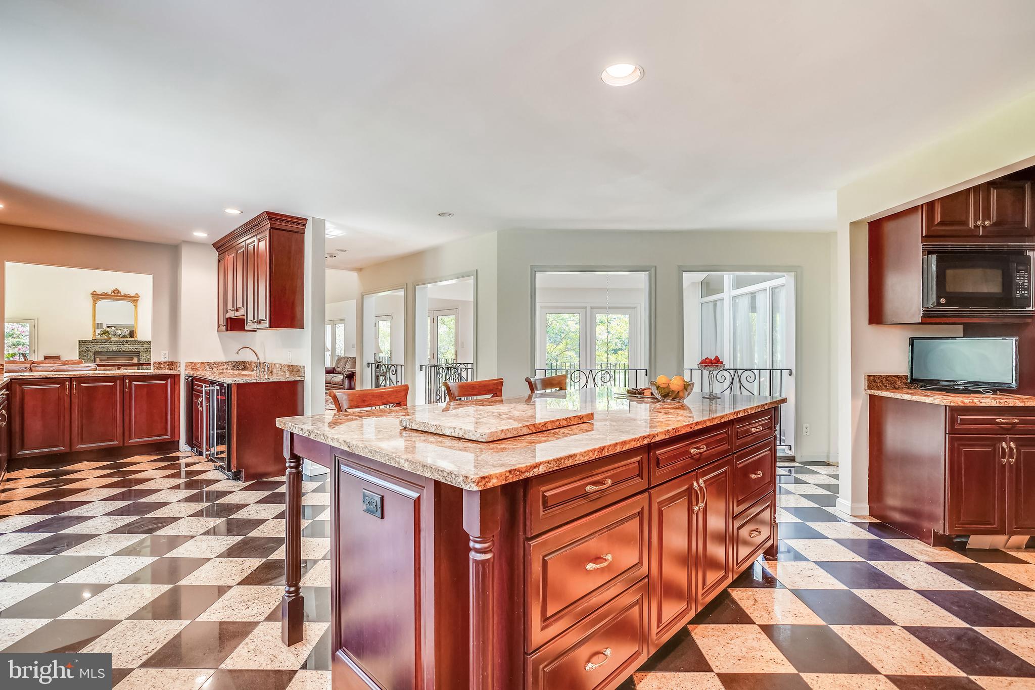 1728 Ruxton Road Towson, MD 21204 - Photo 13 of 61