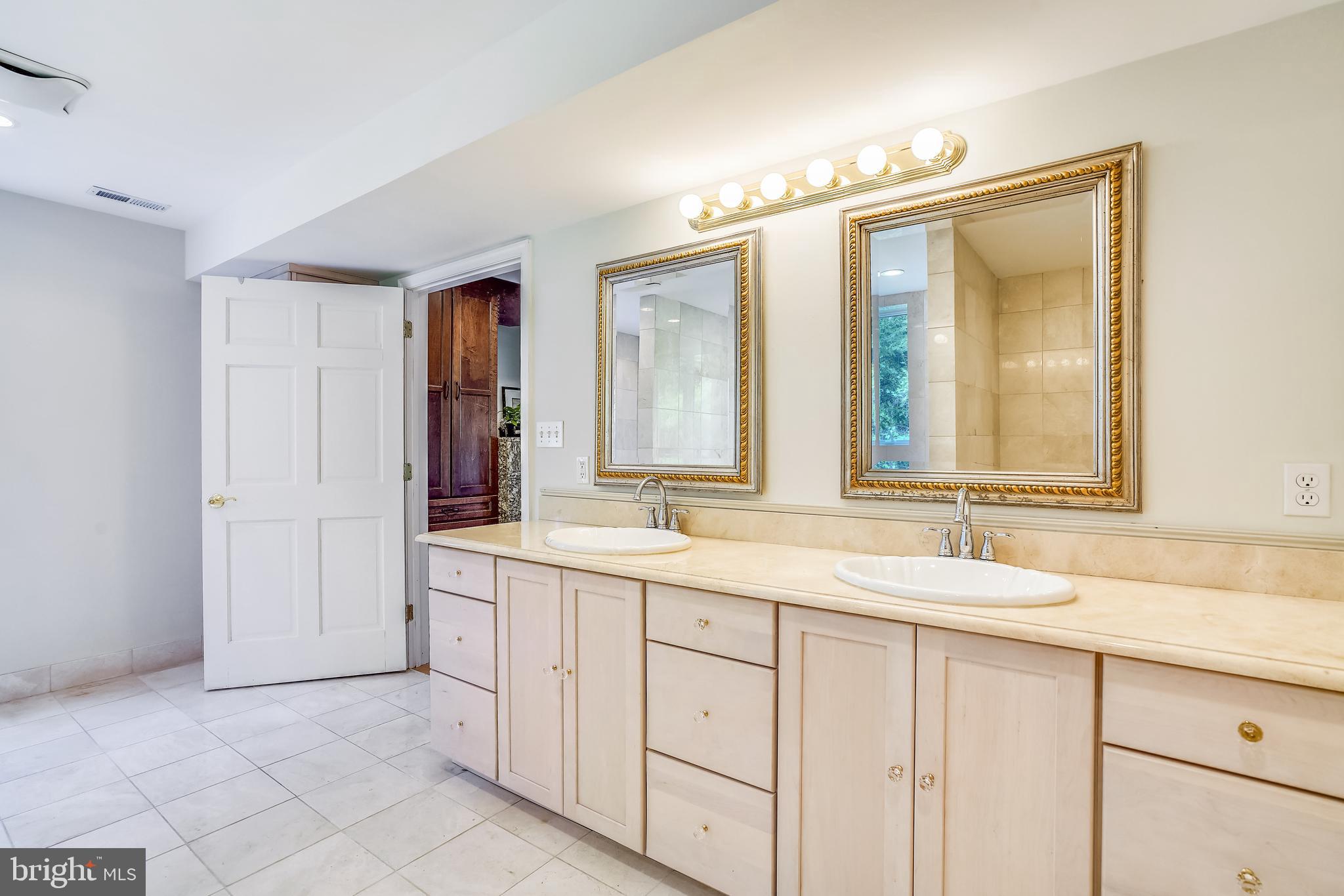 1728 Ruxton Road Towson, MD 21204 - Photo 58 of 61