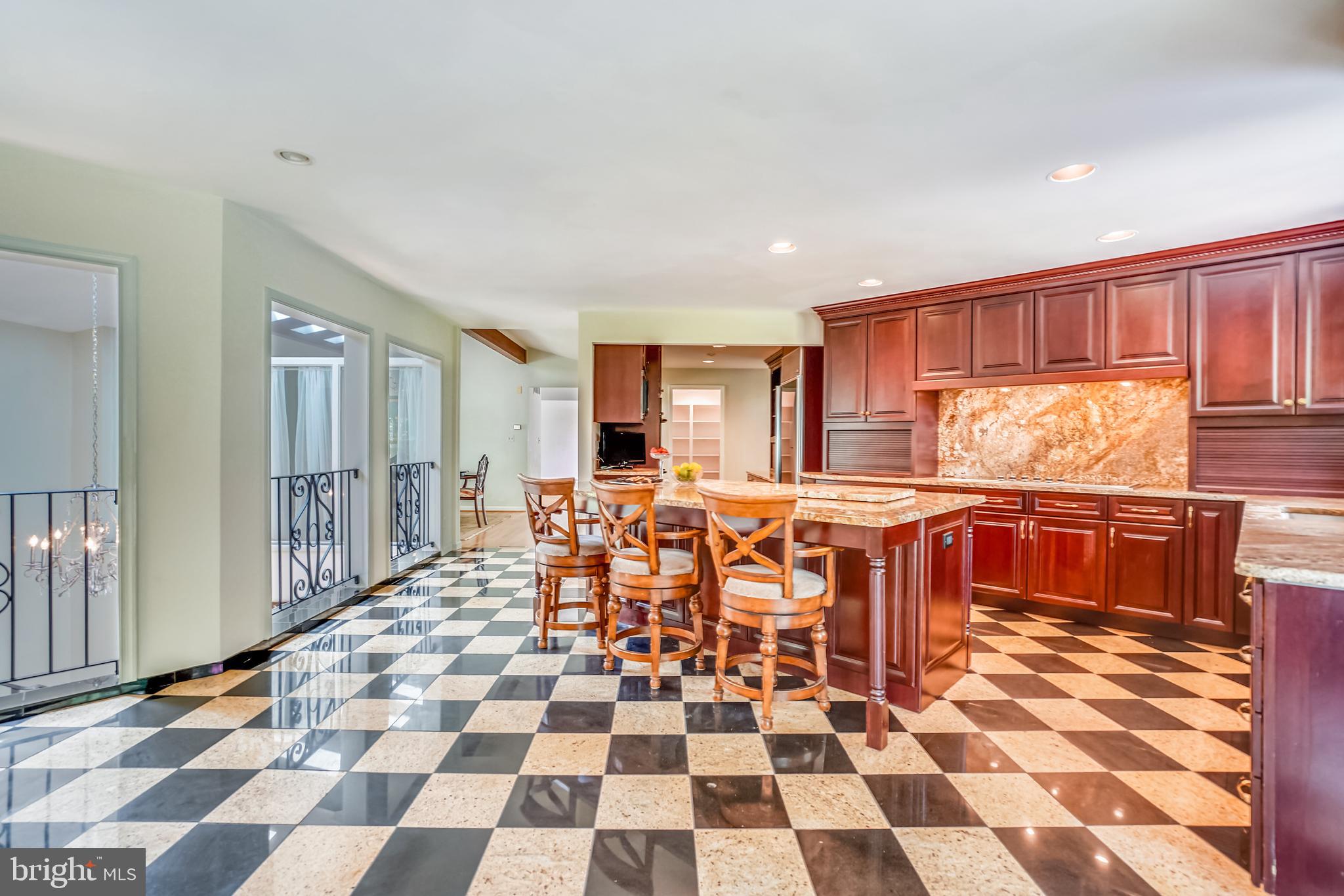 1728 Ruxton Road Towson, MD 21204 - Photo 10 of 61