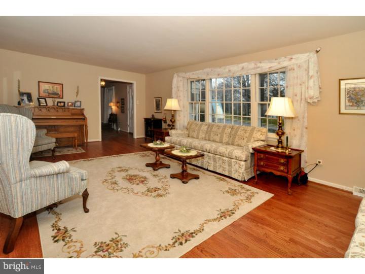 1309 Dillon Road Fort Washington, PA 19034 - Photo 3 of 23 Living Room