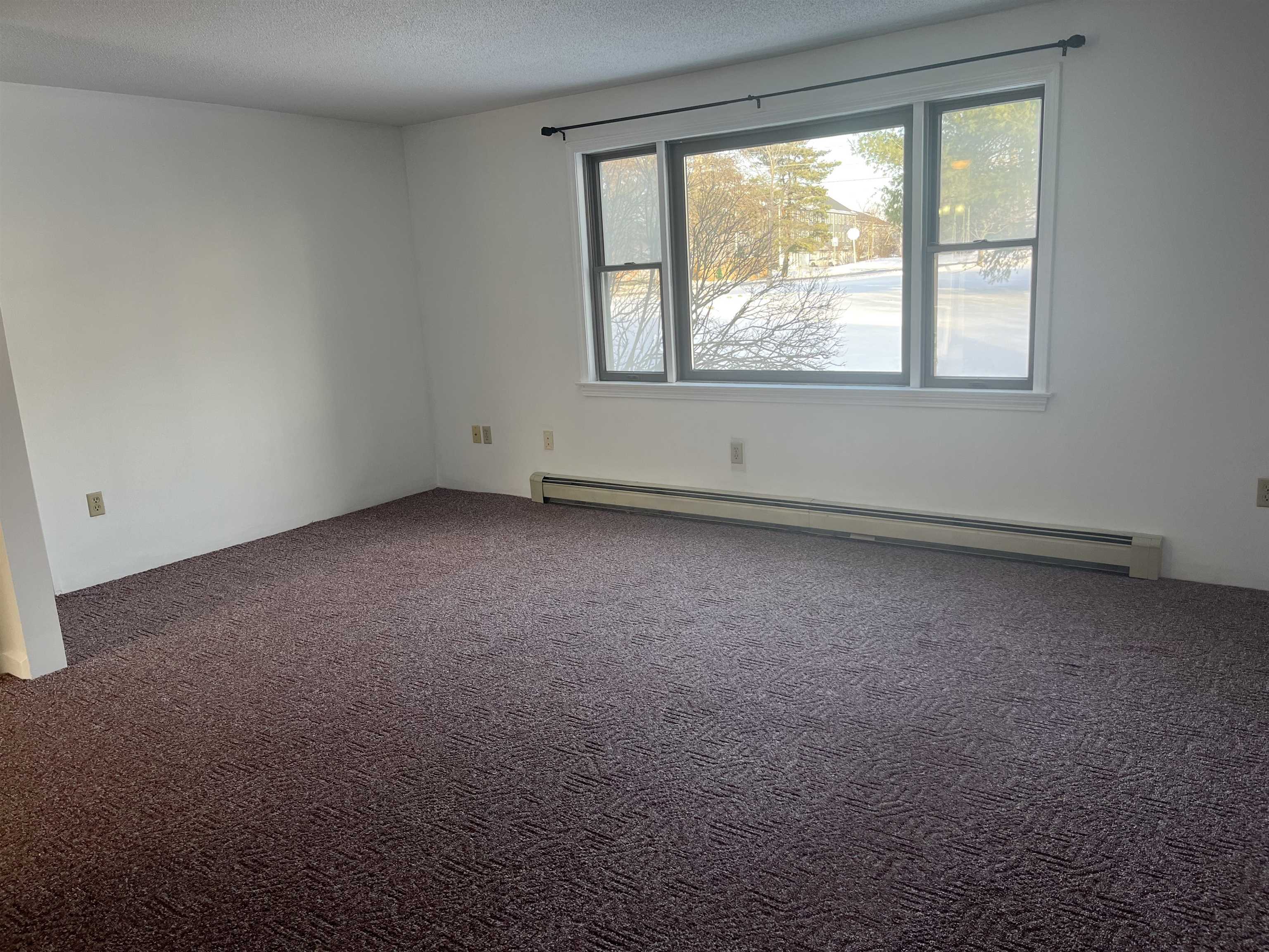 415 Ledgeview Drive Rochester, NH 03839 - Photo 2 of 16