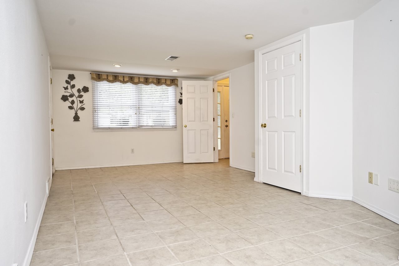 2363 Wisconsin Road Rockford, IL 61108 - Photo 9 of 24 Gallery Image 9