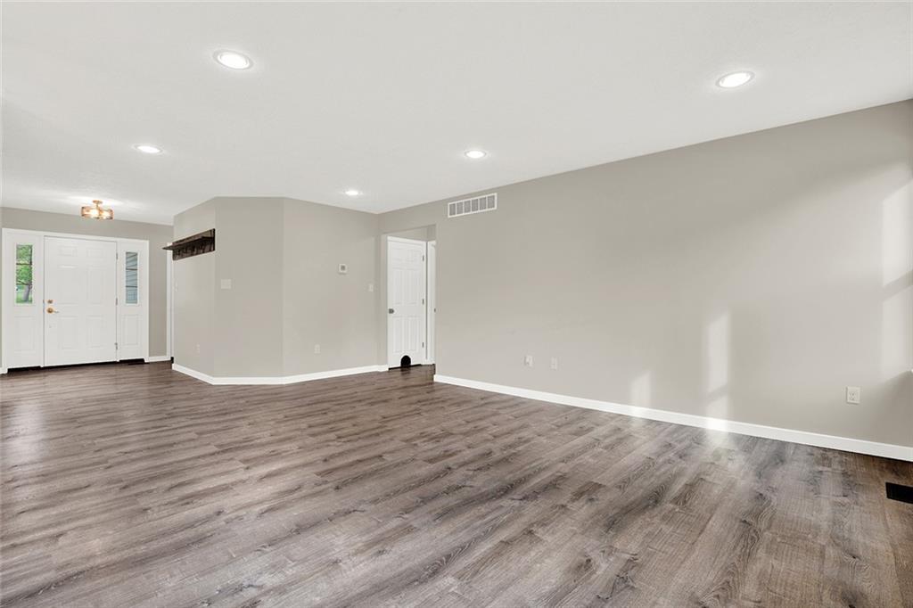 667 Old Frame Road Smithfield, PA 15478 - Photo 14 of 38 Open and inviting