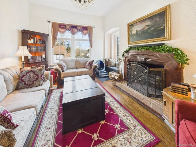 $1,098,000 | 7 Avondale Road, Yonkers, NY 10710