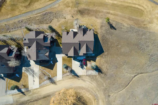 a picture of a wall with a white wall