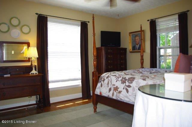 411 Sprite Road Louisville, KY 40207 - Photo 13 of 20 14