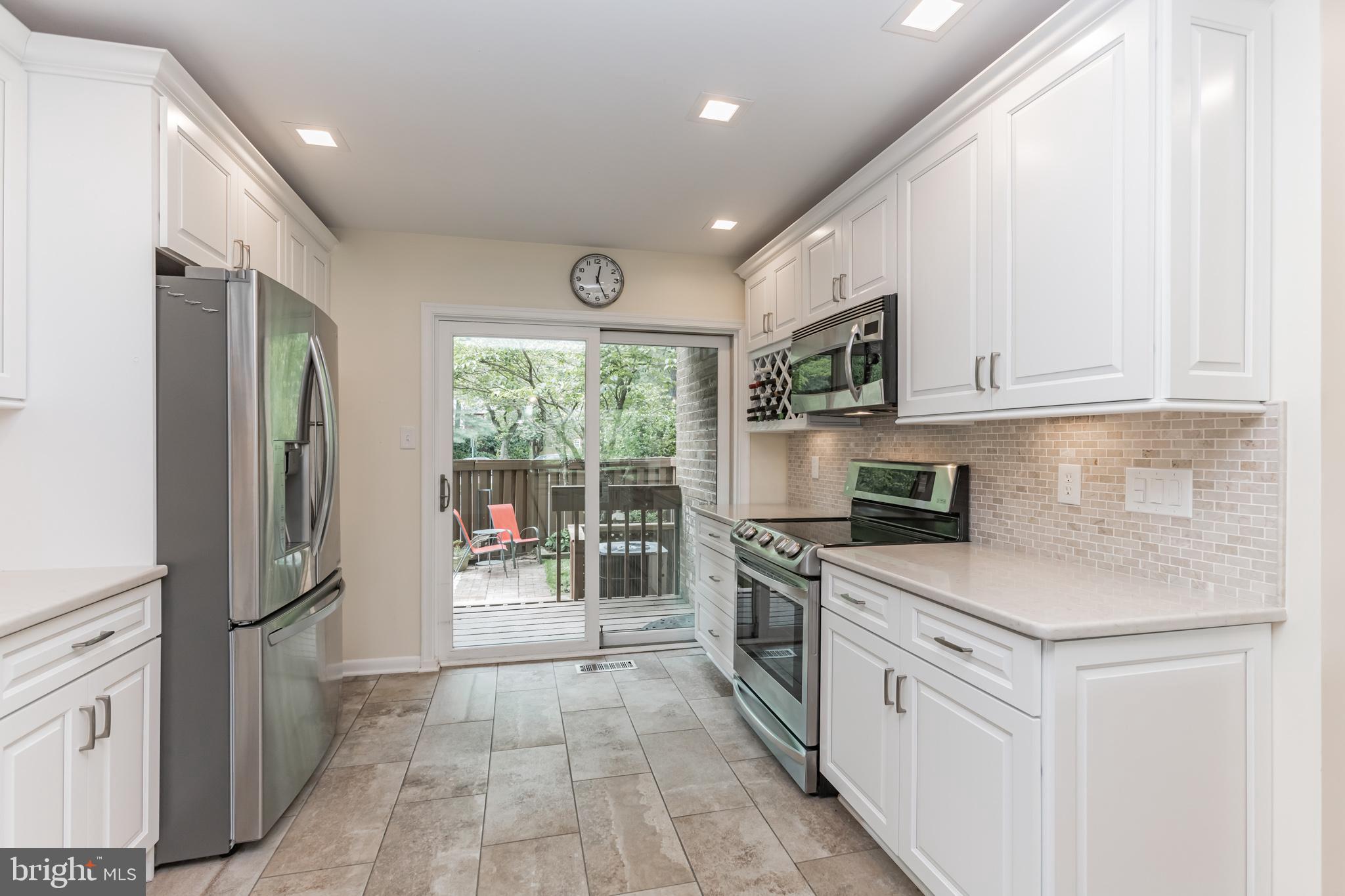 11224 Lagoon Lane Reston, VA 20191 - Photo 11 of 39