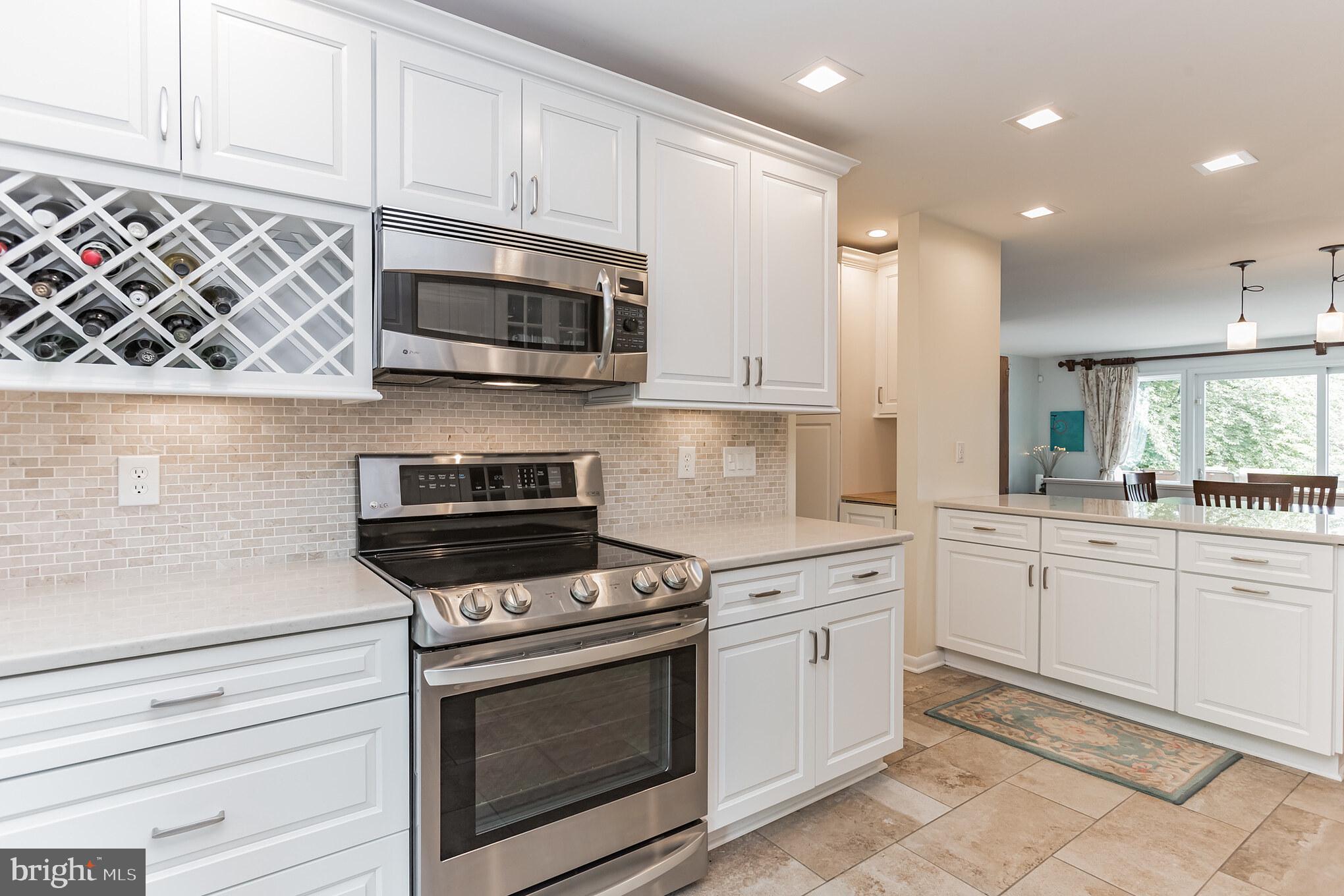 11224 Lagoon Lane Reston, VA 20191 - Photo 13 of 39