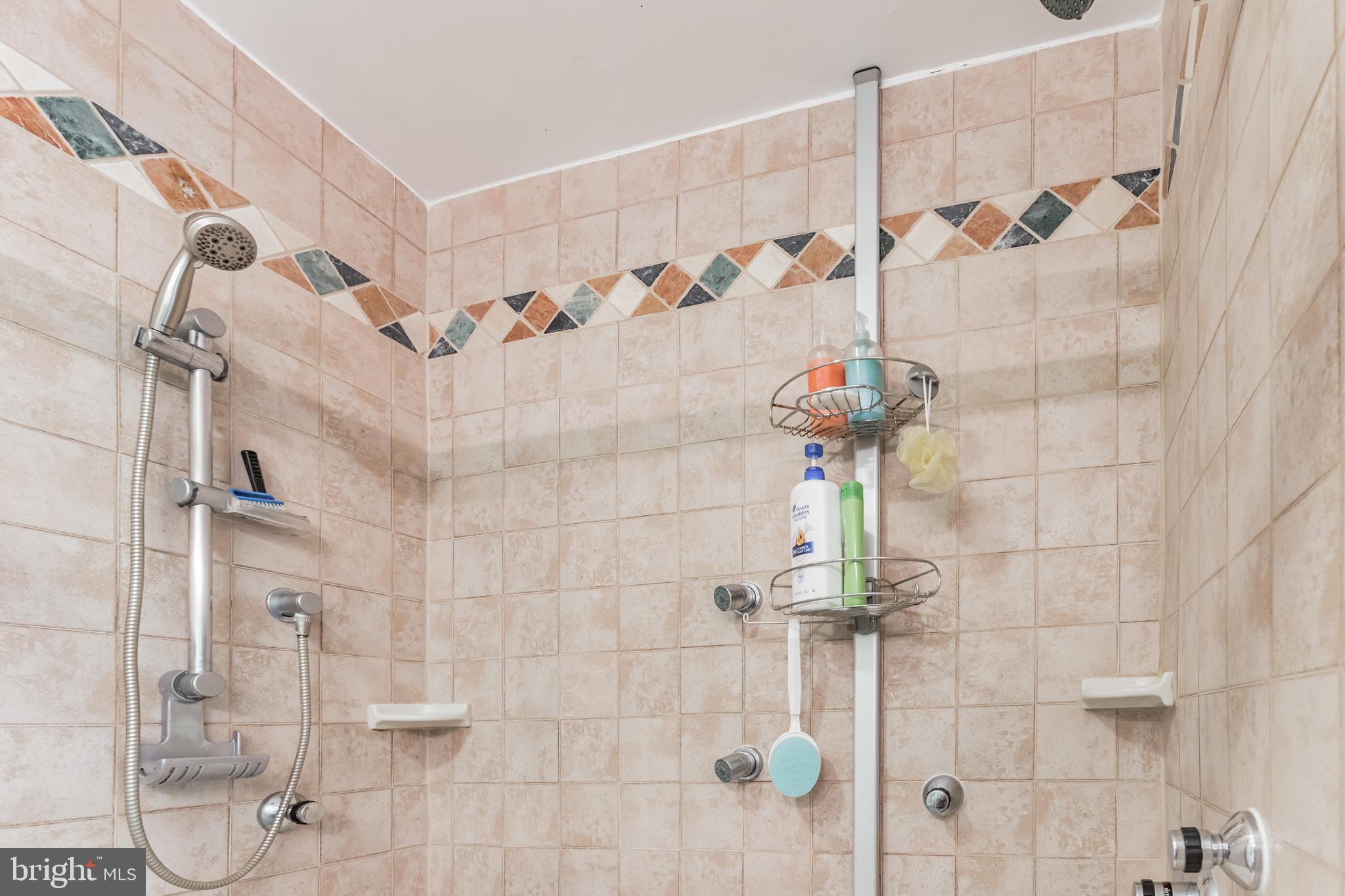 11224 Lagoon Lane Reston, VA 20191 - Photo 19 of 39