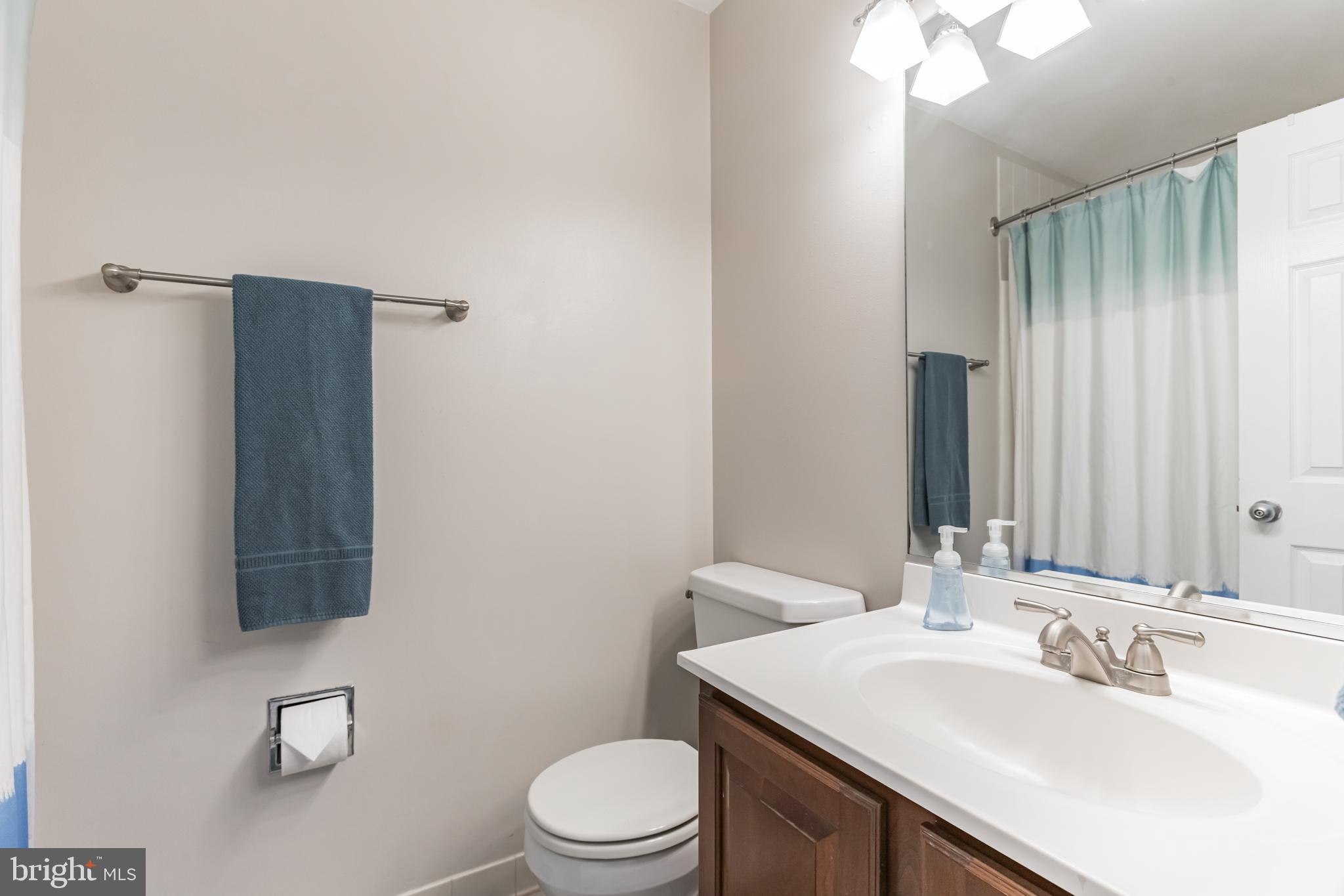 11224 Lagoon Lane Reston, VA 20191 - Photo 23 of 39
