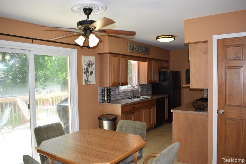 803 North Road Fenton, MI 48430 - Photo 12 of 24