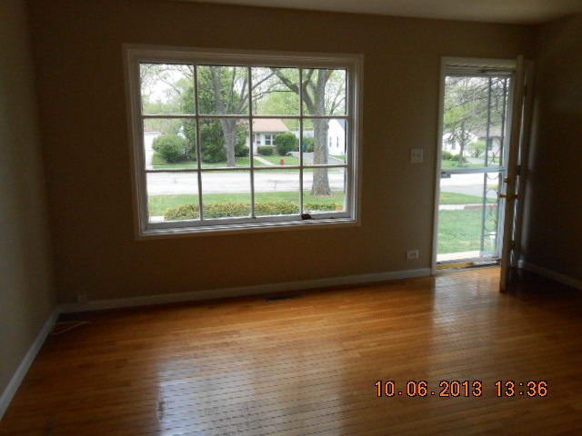 321 Raupp Boulevard Buffalo Grove, IL 60089 - Photo 3 of 7