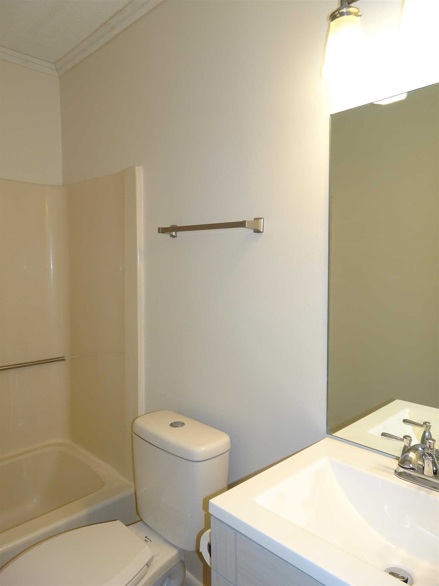 2222 Stokes Road Clarksville, TN 37043 - Photo 11 of 14 HALL BATH