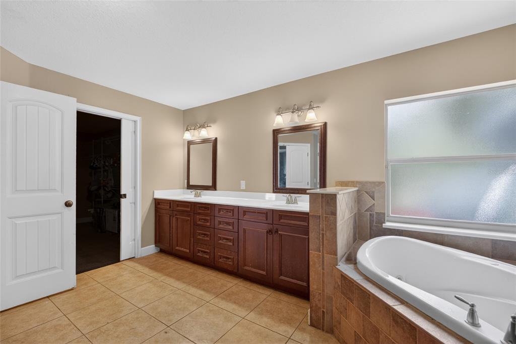 1098 Northwest 165th Ct Road Dunnellon, FL 34432 - Photo 21 of 35