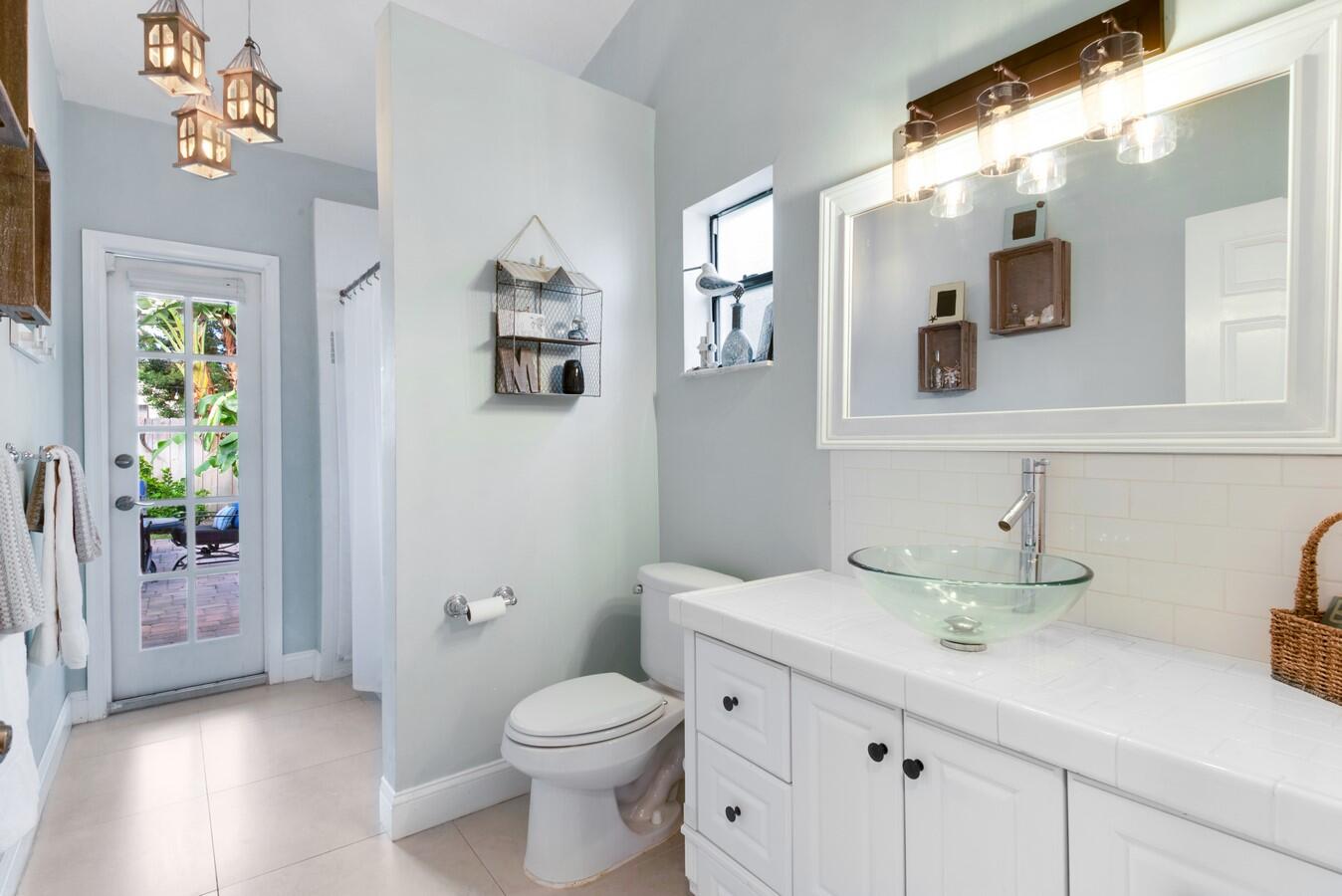 399 Apache Lane Boca Raton, FL 33487 - Photo 21 of 41 Cabana Bath