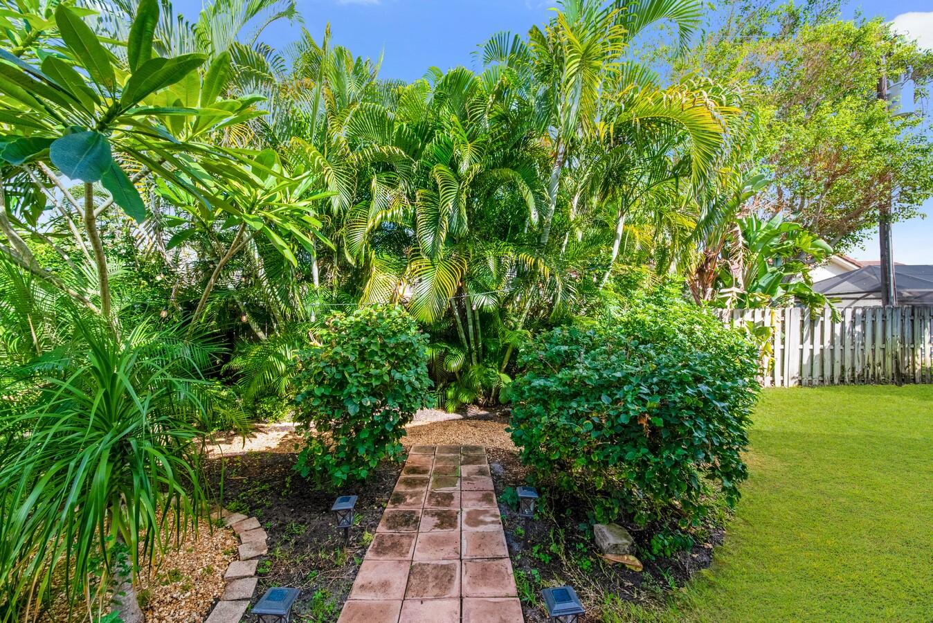 399 Apache Lane Boca Raton, FL 33487 - Photo 27 of 41 Yard