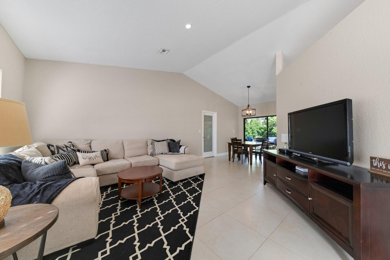 399 Apache Lane Boca Raton, FL 33487 - Photo 3 of 41 Vaulted Ceilings